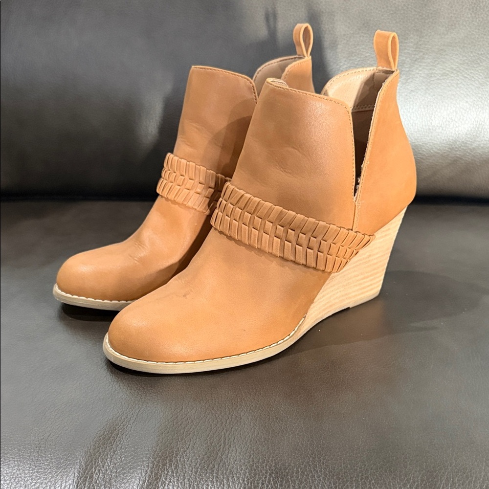 Worn once, Dolce Vita Tan Ankle Booties
